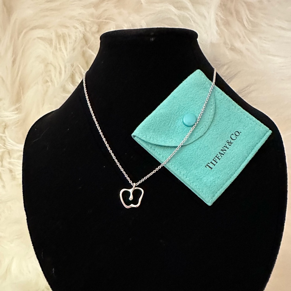 Authentic Tiffany & Co. Elsa Peretti 925 Silver Apple Necklace